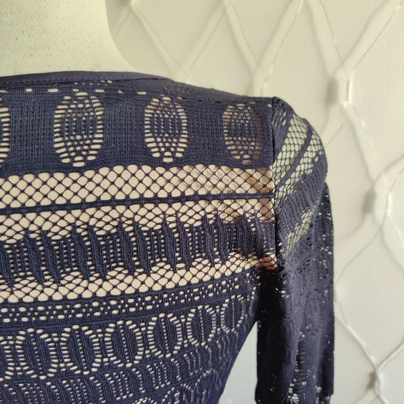 BCBG MaxAzria / Navy Lace / LS / Size Small - Picture 12 of 14